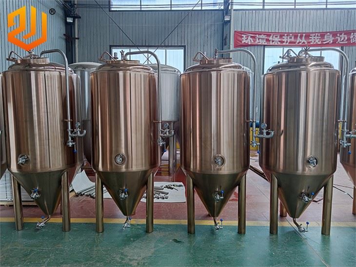 Na prodej 500 l tanky na fermentaci piva